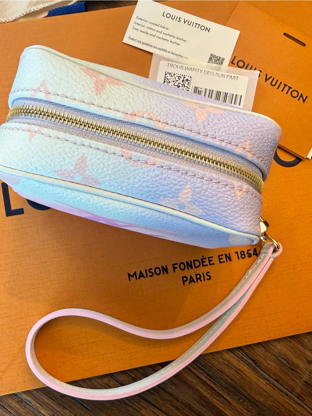 Louis Vuitton Wapity Case M81339 Sunrise Pastel NWT - Picture 7 of 9